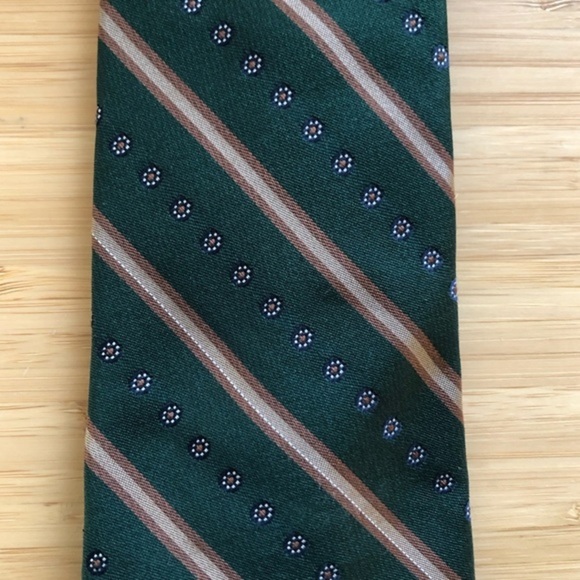 Lanvin Silk Tie In Rich Forest Green & Gold! - Picture 6 of 7